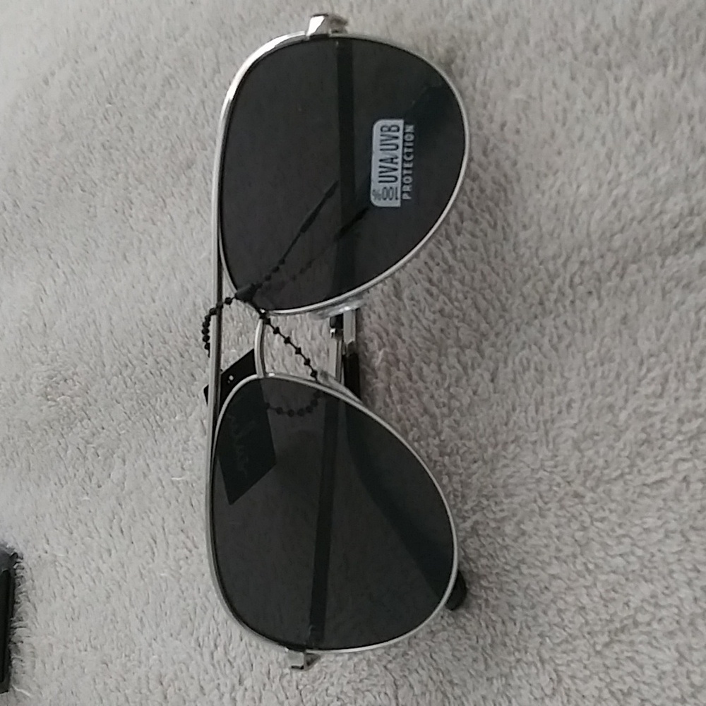 NWT😎Lulu's Black Aviator Sunglasses Classic Design